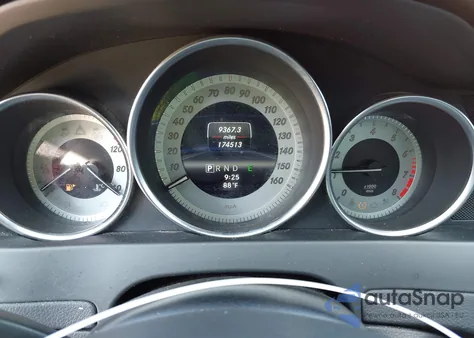 2013 Mercedes-Benz C 250 Sport z USA, uszkodzony, nr VIN WDDGF4HB5DR272495